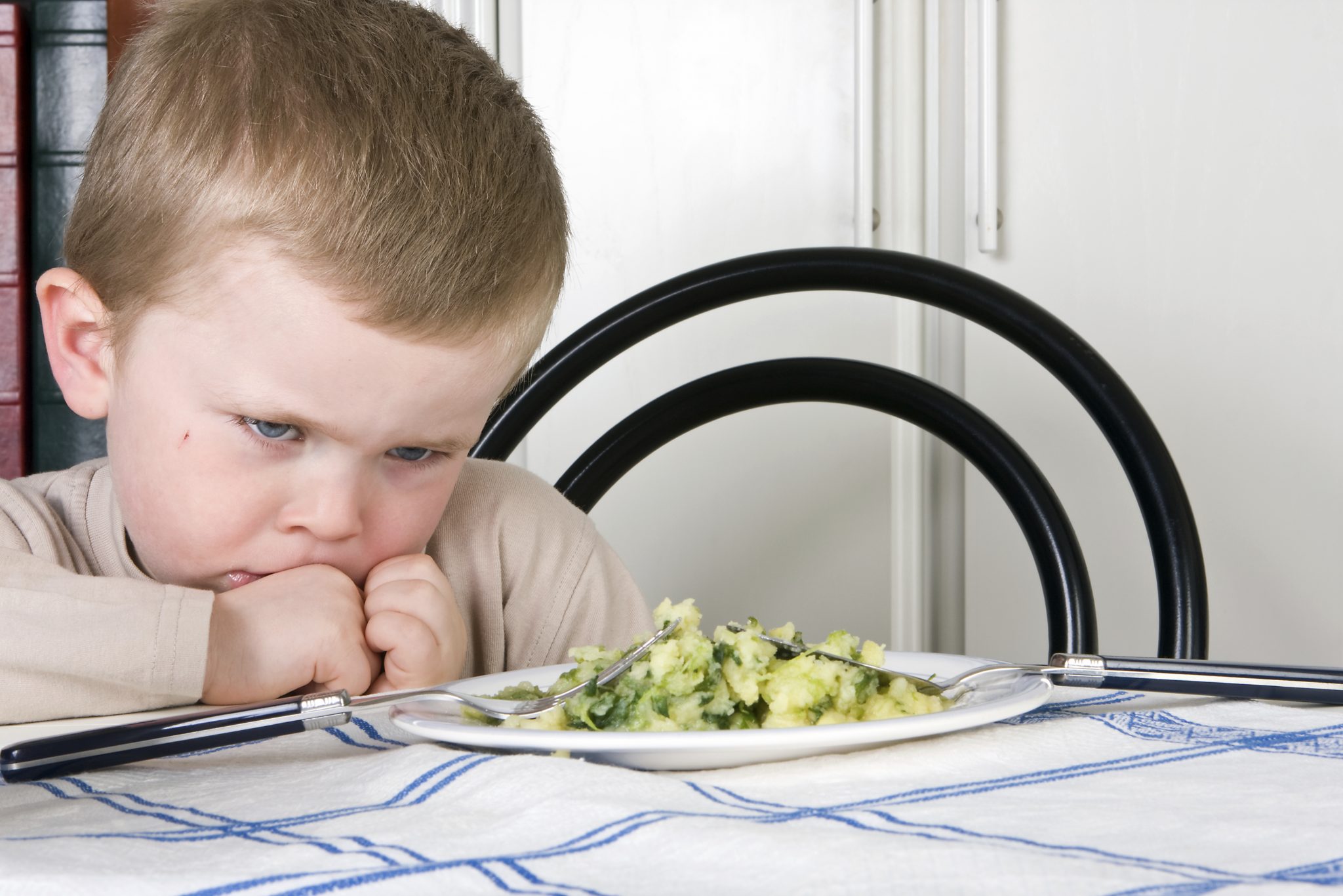 Сын плохо ест. Ребенок отказывается от еды. Отказ от еды у ребенка. Отказ от пищи у детей. Еда для детей.
